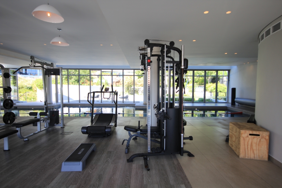 To Let 1 Bedroom Property for Rent in Sea Point Western Cape